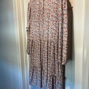 Market & Spruce White Floral Tiered Long Sleeve Midi Dress